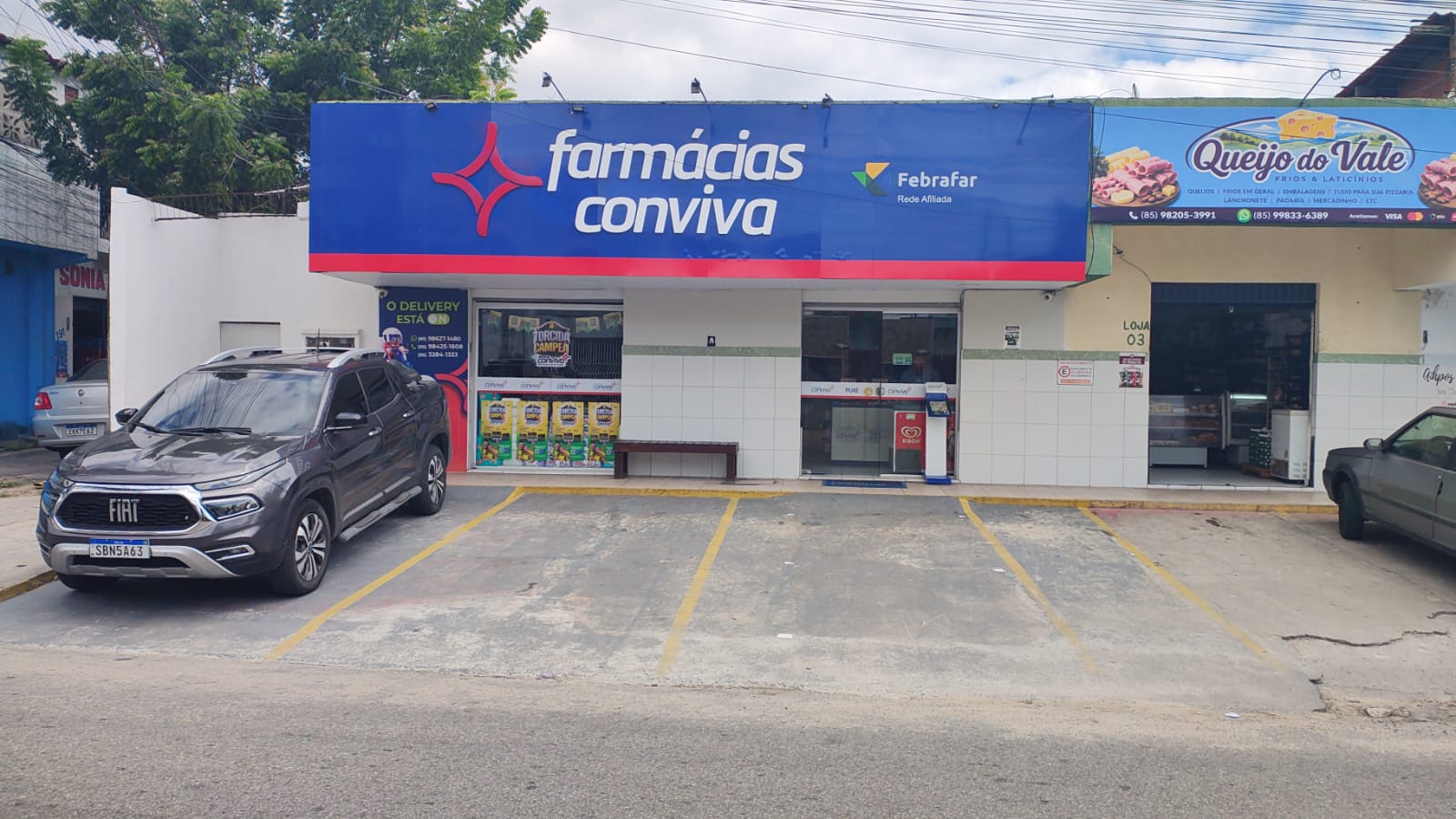 Fachada das Farmácias Conviva